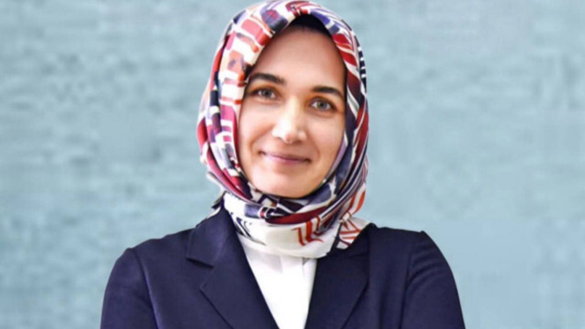 CHP’li Murat Bakan: (İçişleri Bakan Yardımcısı yapılan Kübra Güran Yiğitbaşı hakkında) 

“İnanın olacak iş değil... Özgeçmişine baktığınızda bir ilin valisi dahi olmayı hak etmeyen, güvenlik alanında en ufak bir tecrübesi bulunmayan bir isim, bugün Jandarmadan sorumlu Bakan