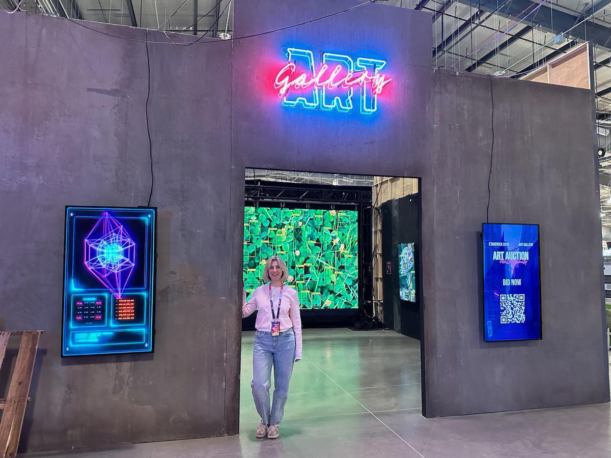 Elena Zavelev tweet media