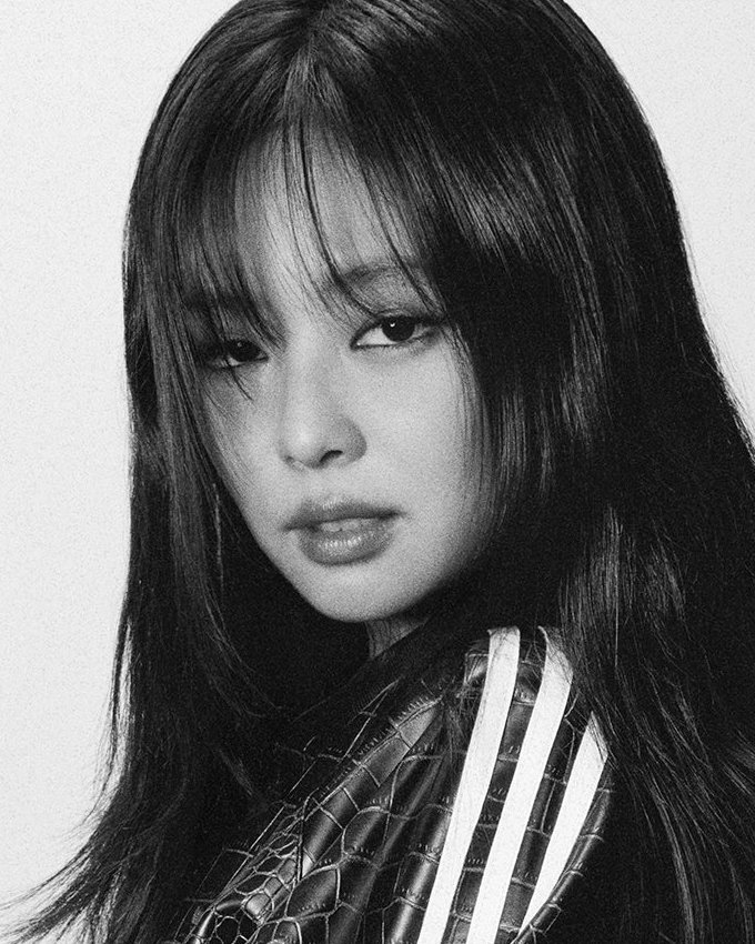 npomvtt's tweet photo. 🔥 HISTÓRICO! Jennie do BLACKPINK se torna a primeira artista da história a entrar na parada global do Spotify como:

– Integrante de um grupo
– Solista
– Colaboração (feat)
– Artista de remix https://t.co/7UYWmKsH3P