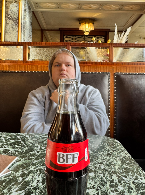 MinGoran tweet media