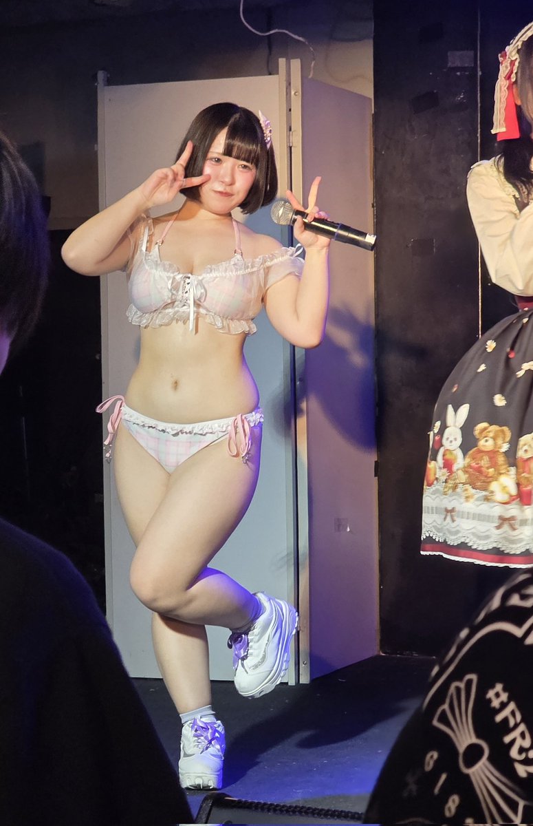 ねむちゃんに物販中スマホ奪われて画像フォルダ見られてやっぱり撮っ