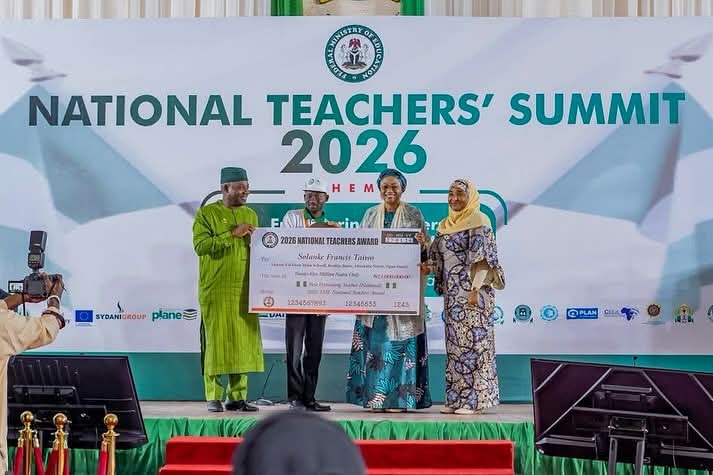 UnilorinNGR's tweet photo. Huge congratulations to Mr Francis Taiwo Solanke, a graduate of the Department of Educational Management, University of Ilorin, who has emerged as the Overall Best Primary School Teacher in Nigeria for the 2025/2026 session! https://t.co/tvr6V2IgJX