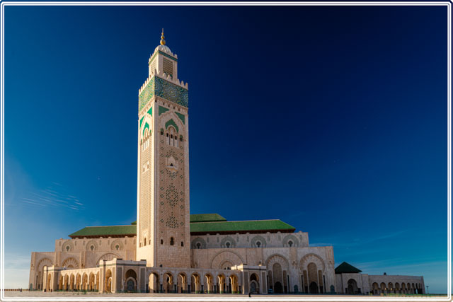 photos_dsmith's tweet image. The #Hassan II #Mosque on the #Casablanca #atlantic #coast during sunset. This #photograph shot in the early #evening bathed the #building in #warm #light. Order a #photo #print from darrensmith.org.uk or contact us on #socialmedia #photoart #architectural #HistoricalSite