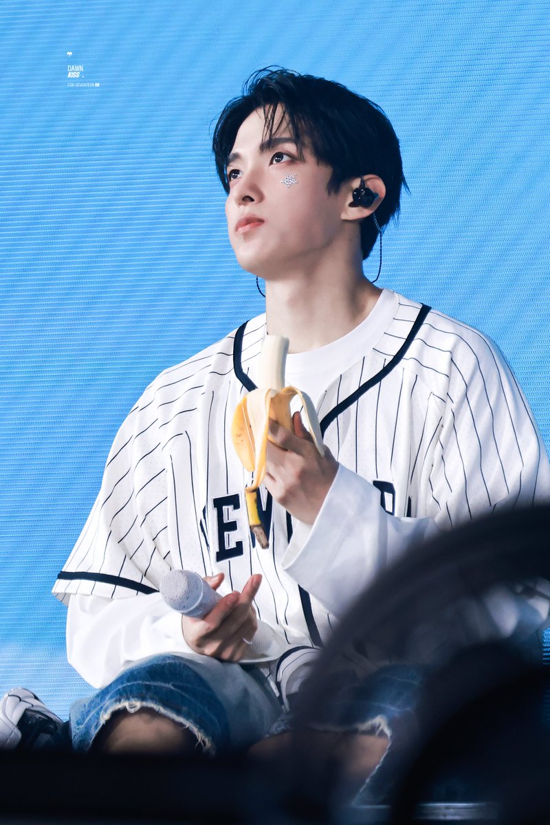 DawnKiss97218's tweet photo. 260228 SEVENTEEN WORLD TOUR [NEW_] IN Hong Kong Day 1 HD

🍌
#SEVENTEEN #DK #도겸 
#이석민 #ドギョ厶
@pledis_17 https://t.co/H9ZxmuD8ax