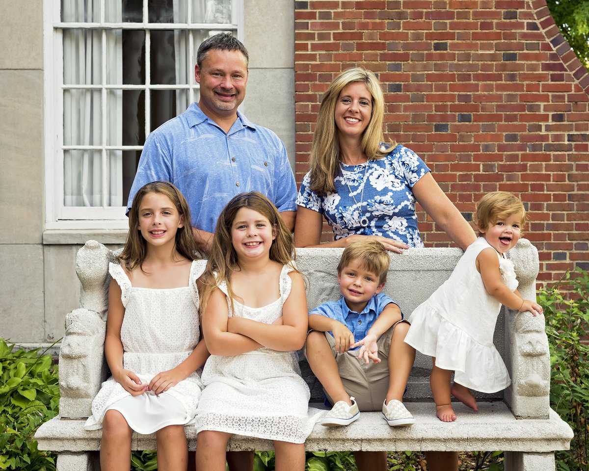 Mark_A_Shephard's tweet photo. Family Photo Sessions in Morgantown WV | Mark A. Shephard

The Barill family chose a Morgantown family session in front of Elizabeth Moore Hall on the West Virginia University campus.

https://t.co/J6U8WiP0fB

#WestVirginiaU #wvstatejournal #WVUhealth #WVUStudentLife #WVtourism https://t.co/s4ogrm0PFj