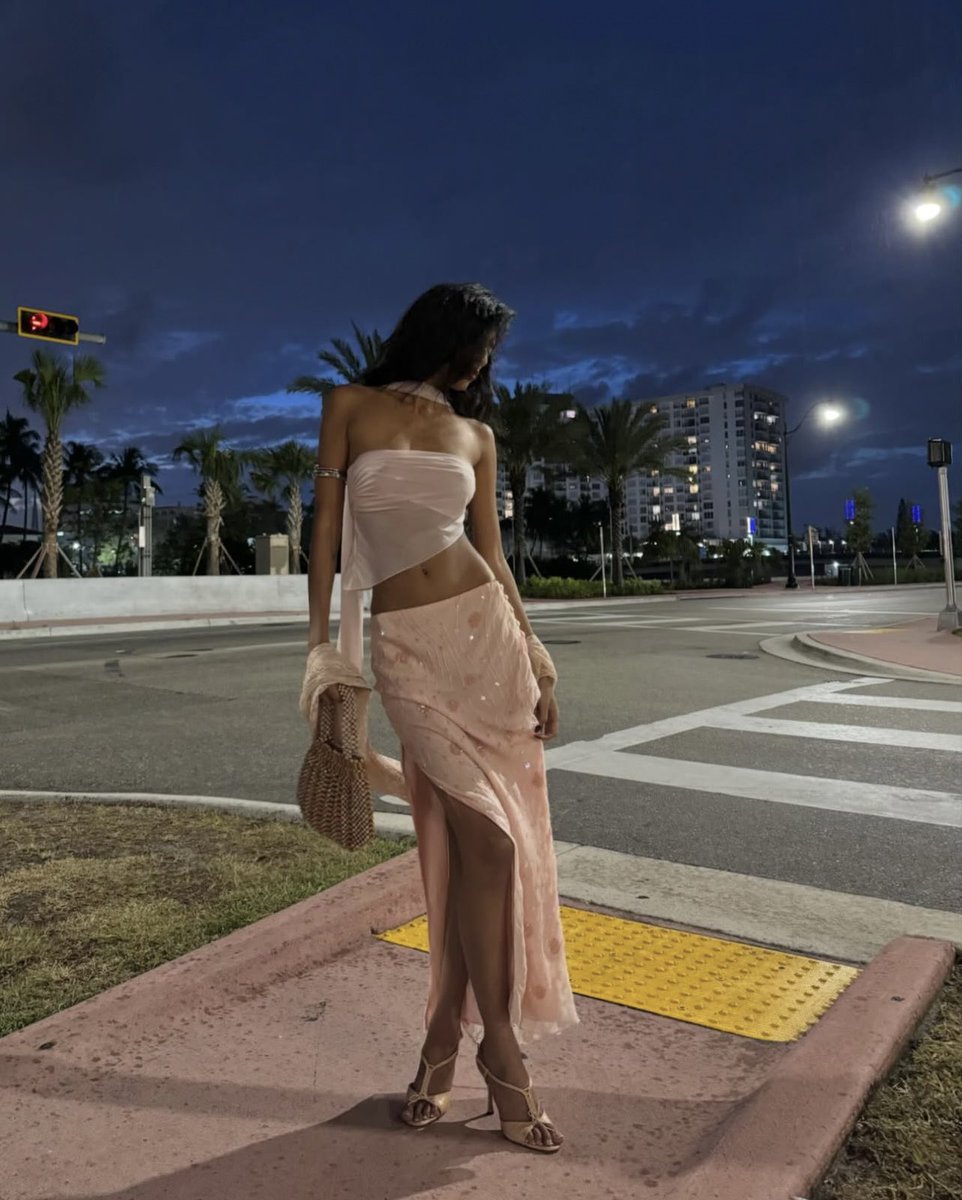 kali wearing mirror palais — made in mumbai and inspired by the dupatta. i love brands that give recognition! 🎀