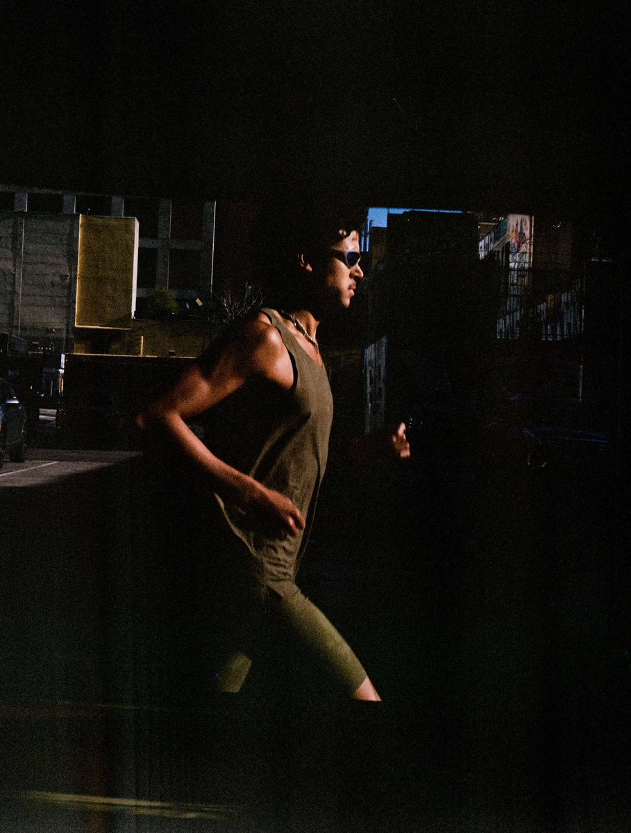 247 Represent tweet media