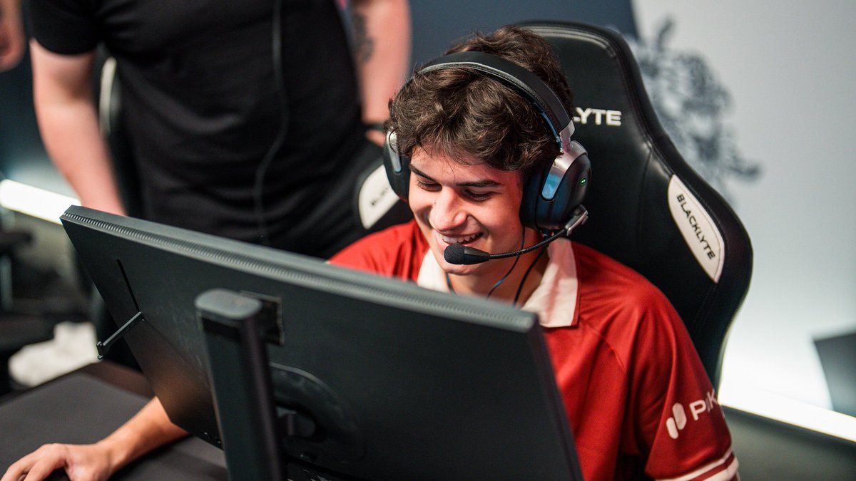 Obrigado por tudo, time. 🫡🇧🇷

Hoje nos despedimos de @resetzr6, <a href="/rappzfps/">Elevate Rappz</a>, <a href="/stempvini/">stemp</a> e dos nossos coaches <a href="/hugzord/">Hugo</a> e <a href="/freeezao/">frezao</a>.

Agradecemos por todo o trabalho duro e pela paixão que dedicaram à nossa camisa.

#ElevateR6 | #RedRebellion