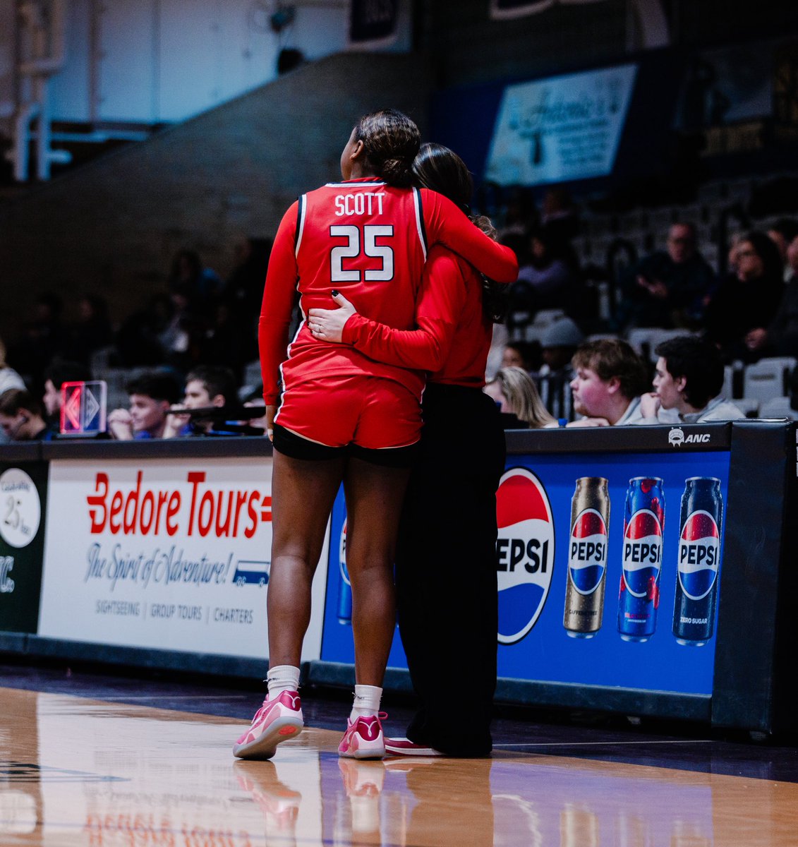 Carly Thibault tweet media