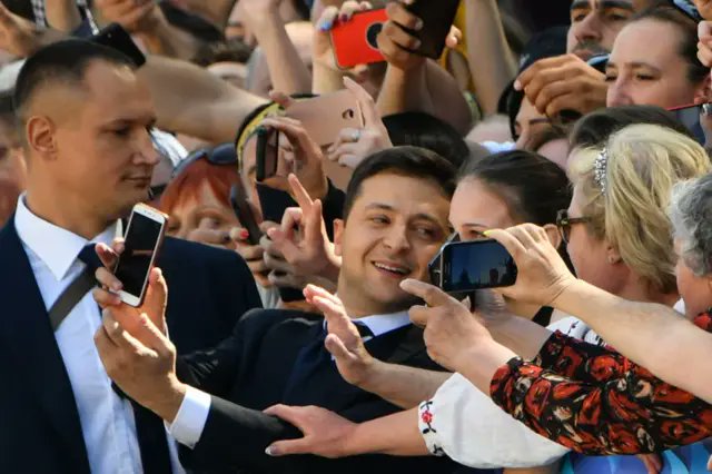 Бажаєте знати, як країна готувалася до повномасштабного вторгнення? (Доповнено)
Будь ласка: 
11 ідей Зеленського було закладено до бюджету 2022 року загальною вартістю 220 млрд грн:

124,1 млрд грн на будівництво та реконструкцію доріг у рамках програми «Велике будівництво».  За