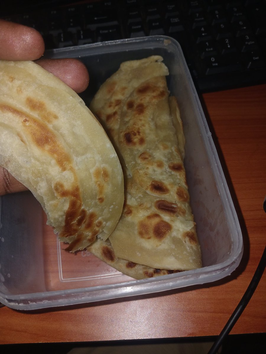 Mkisii ndio amenikujia na chapo ya layers yenye amepika mwenyewe
Nawaombea pia nyinyi majamaa