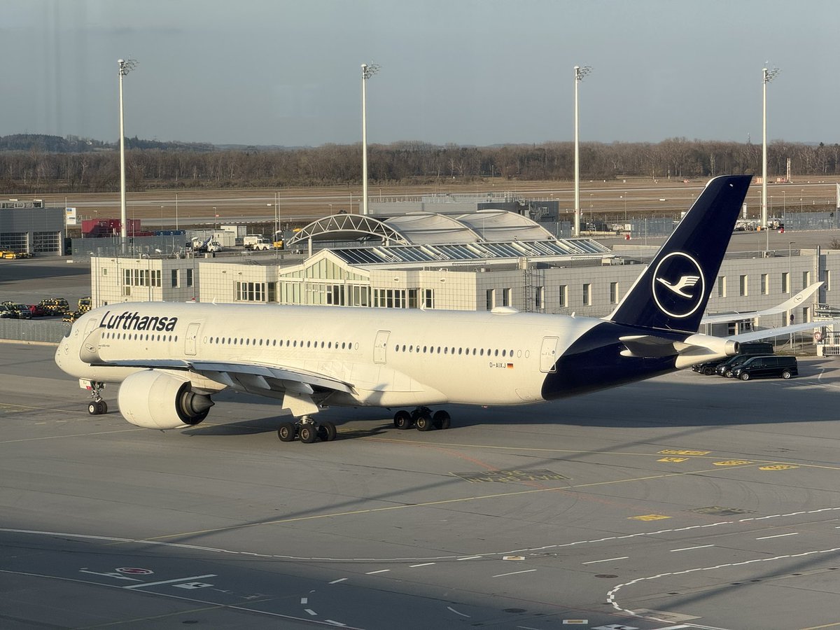 88888Human tweet media