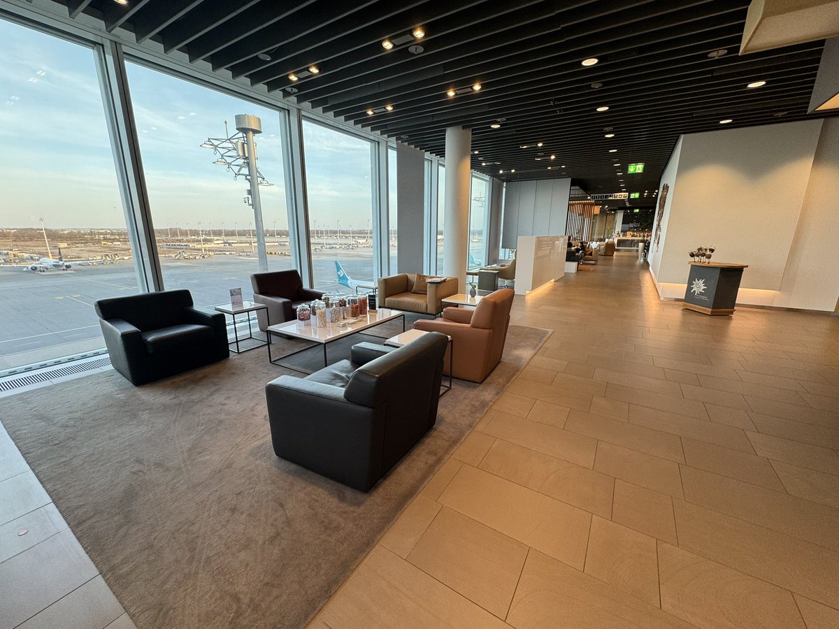 88888Human tweet media