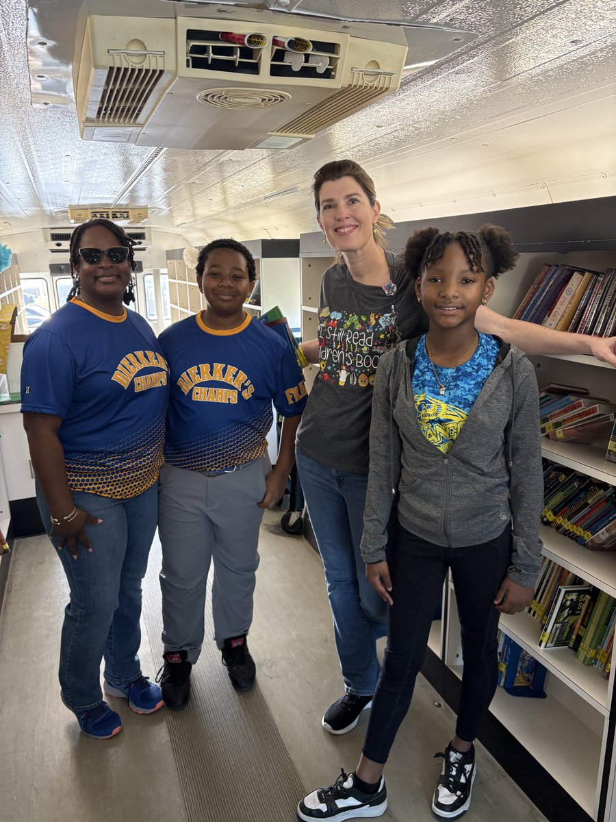 CyFairLibraries tweet media