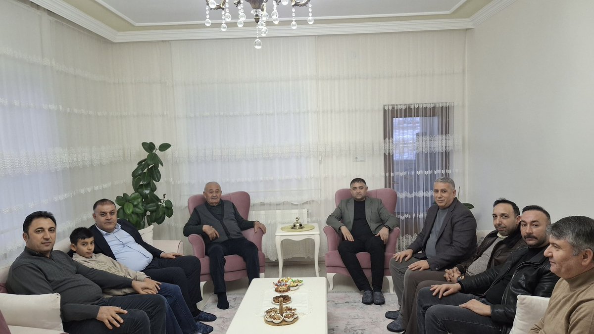 MHP Malatya İl Başkanımız Sn. Gökhan Gök, Kamu-Sen Başkanımız Fevzi Şahin ve İl Yönetim Kurulu Üyelerimizi hanemizde, iftar soframızda ağırladık.

Rabbim tuttuğumuz oruçları kabul, birlik ve beraberliğimizi daim eylesin.

#Kuluncak #Malatya