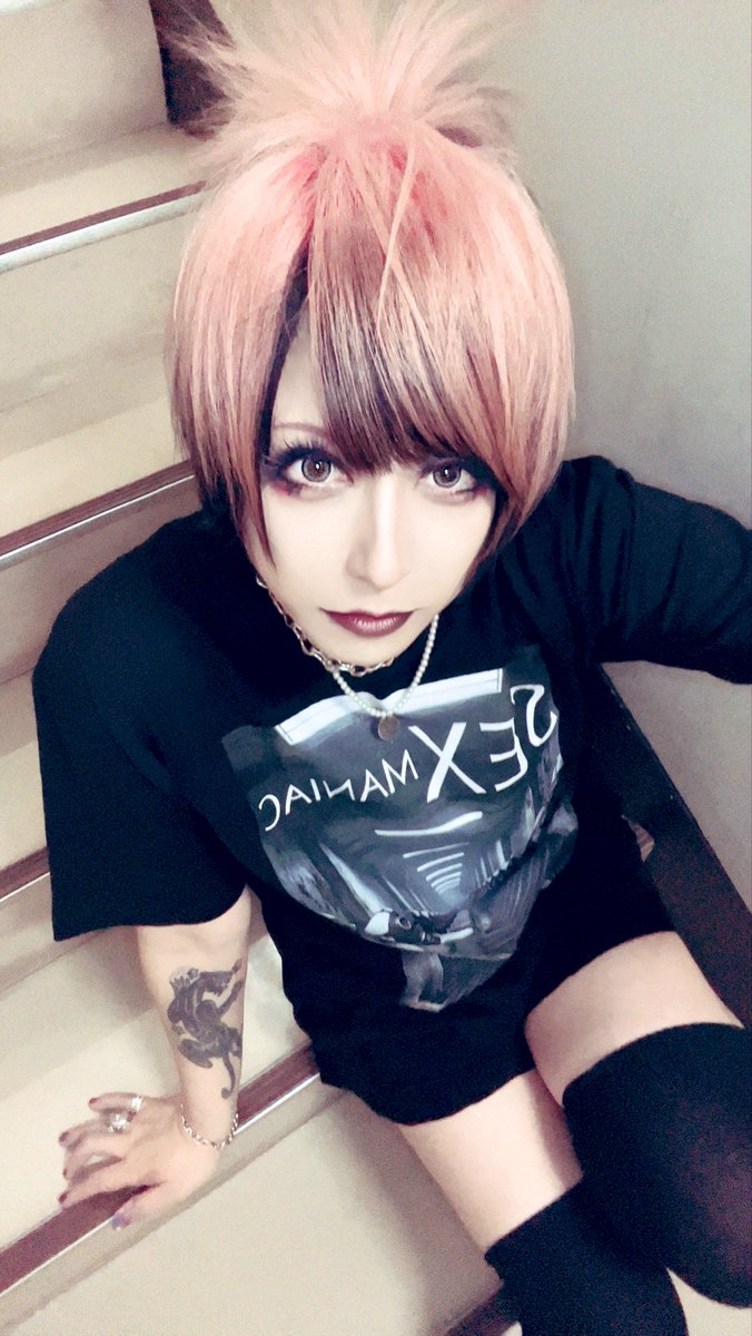 上野音横丁でセクマニさんでした✨✨

大阪、東京と個人的2デイズでしたが終わってみるとツアーと同じで寂しくなりますね

セクマニさん、このところ元気に活動してますが、やる度にいい感じになってるので楽しいですね

そして相変わらず準備を早く終わらせてって親のように厳しくしつけられてますよ