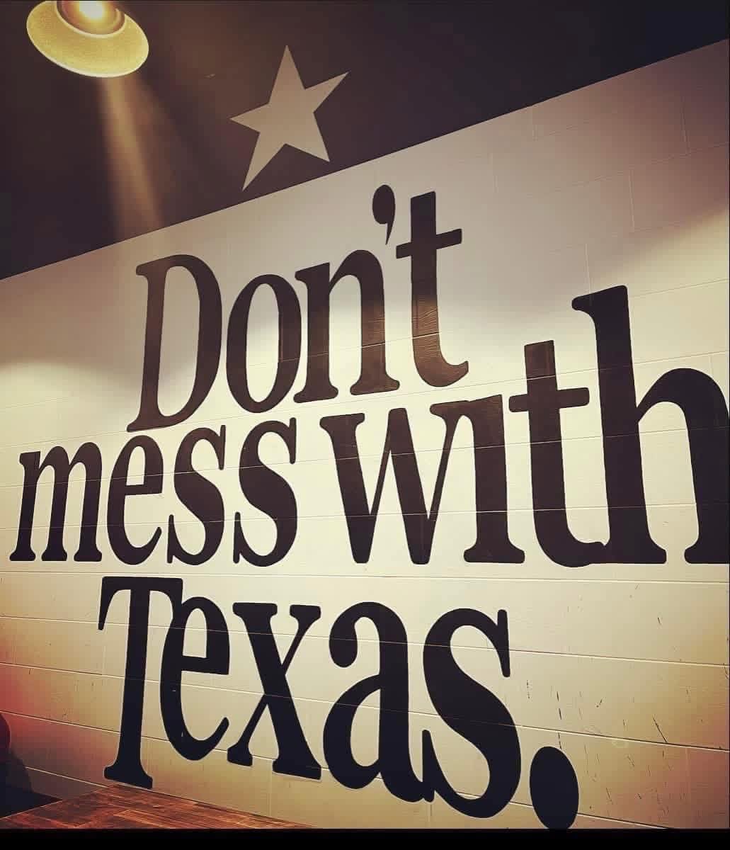 dallasmoore's tweet photo. Calling all DFW Family and Friends to Join Us for a Free Show at #MamaTried Honky Tonk @ToyotaMusicFac Irving, TX 10pm TONIGHT! 
#Texas #HonkyTonk #OutkawCountry https://t.co/H04VCo9kgP