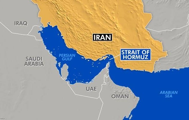 NewsAlgebraIND's tweet photo. BREAKING NEWS 🚨 Iran closes the Strait of Hormuz. Approximately 20% of the world's traded oil passes through the Strait of Hormuz 😳 https://t.co/QYCVKkvn51