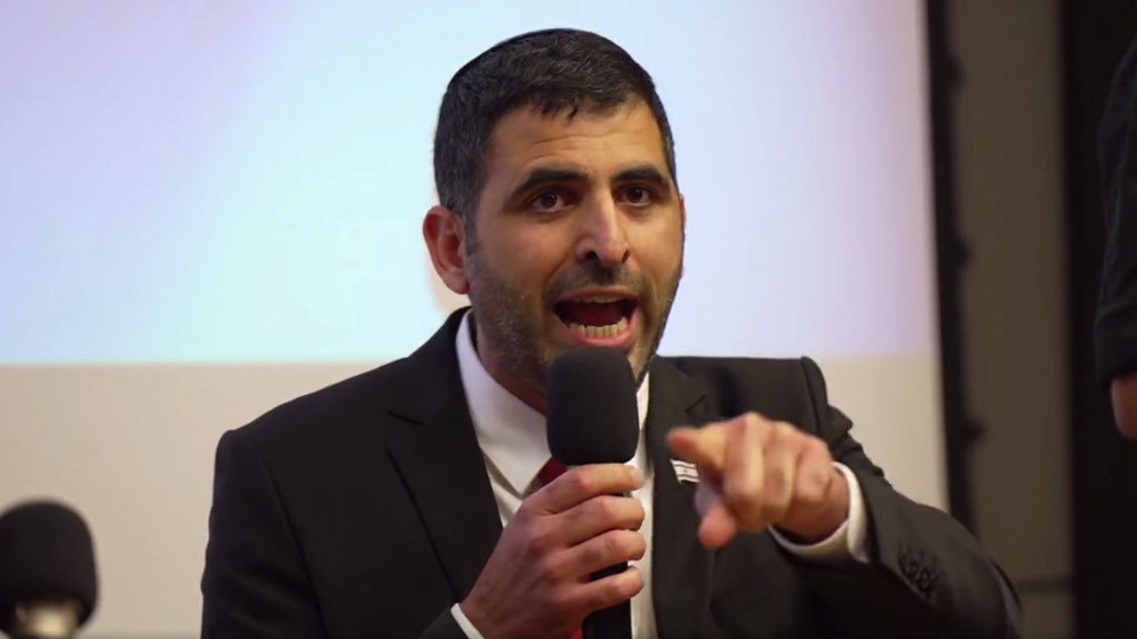 naorshiri's tweet image. מוצ״ש הגיע.
עוד מעט הוא יצוץ לנו עם פסוק מנוקד שקורא לנצחון עם רפרנס לפורים, המן, פרס וחמינאי. 

אני רק פה להזכיר.
הוא זה ששלח את הטייסים שלנו לעזאזל, 
בעוד שהממשלה שלו שולחת אותם לטהרן 
ומתפארת בהישגים שלהם.