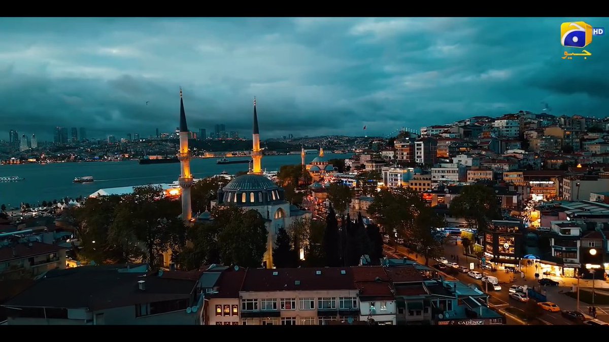 DTxEmperor's tweet photo. OMG, Danish and Hiba’s scenes from Turkey and the USA! Waiting for scenes from the other locations.😻❤️‍🔥
But my most favorite place is Turkey....that’s why I’m even more obsessed with this show. 🇹🇷😭

The Monologue of her character & it's Translation is below:-

"Kehte hain Kisi ke Dil ko Jorne ke liye apne Dil ko Torna parta hai. Maine bhi apne Dil ko torke dekha hai."♥️

“They say that to mend someone’s heart, you have to break your own.
I too have tried breaking my heart."💔

"Mohobbat mein sab kuch chhor kar dekha hai aur aaj jaana hai ki Mohobbat naa milna hi yahan ki Reet hain Shayad, Dil haar jaana hi pyaar ki Jeet hai Shayad."💘

"I have let go of everything for love,
and today I have come to realize that perhaps not finding love is the way of this world.
Perhaps losing your heart is the true victory of love."🥀❤️‍🩹

"Teri ek Saans ke Badle mujhe Qabool tera har Gham.
Tu mere Saath hai, Aye mere Humdum mere Humrahi."❤️

"In exchange for just one breath of yours, I accept all your sorrows.
You are with me, O my beloved.... my companion, my humrahi.”🫀🥹

#DanishTaimoor • #HibaBukhari 
#Humrahi • #Daniba