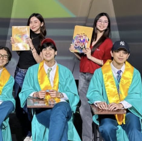cinnamonnmusee's tweet photo. Sooo supportive 🫶🏻 https://t.co/Y6cK7rPdqM