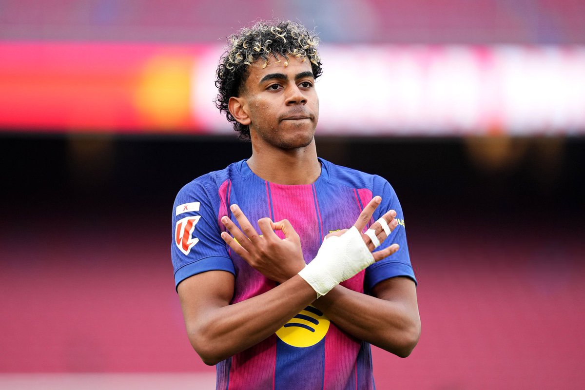 — رسميًا:

لامين يامال يصل إلى 100 مساهمة تهديفية في مسيرته الكروية

مع المنتخب والنادي .. بعمر 18 عام فقط!!! 

♥️