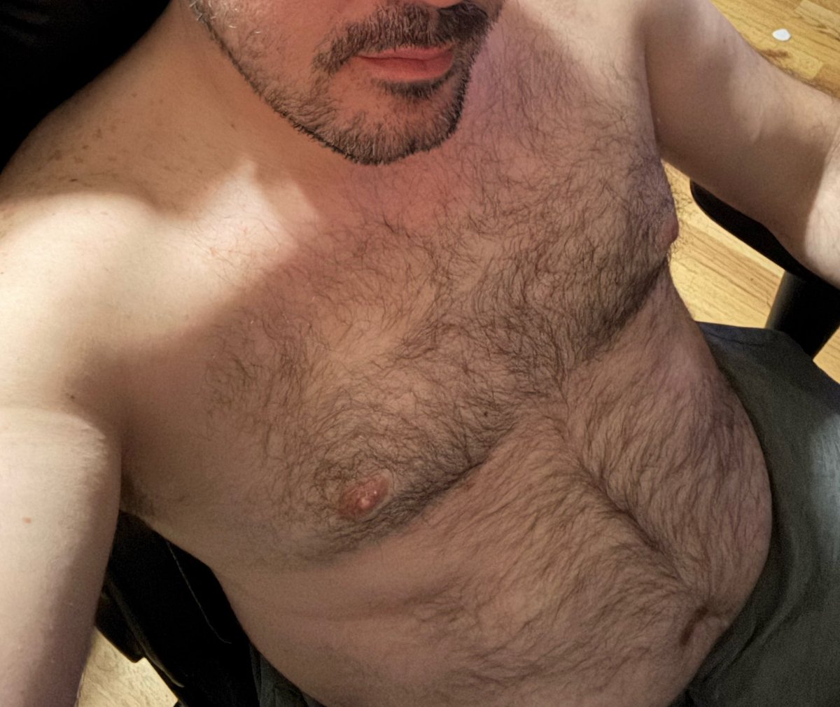 boost1of's tweet photo. #dadbod #onlyfans #tryingtosurvive https://t.co/P4g4KzmGHZ