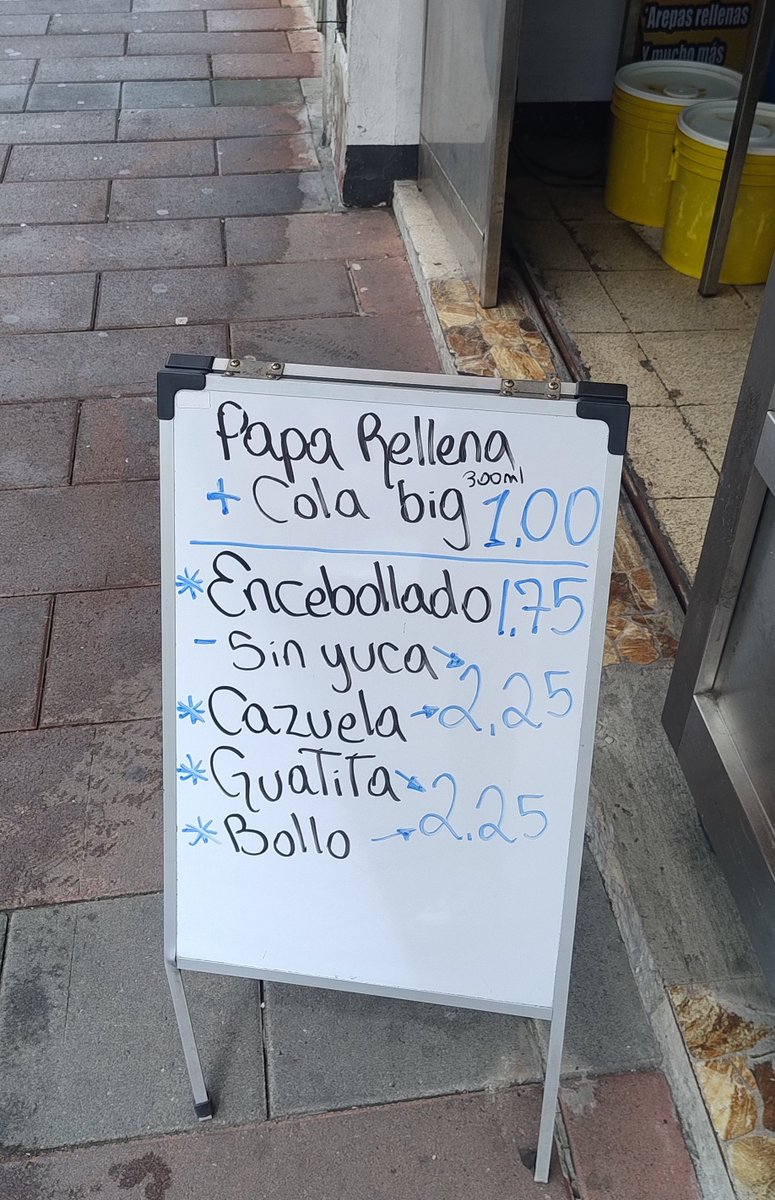 almadismo's tweet photo. Me parece excelente que le cobren más a quienes no les gusta la yuca en el encebollado https://t.co/KQb8SyFD8y