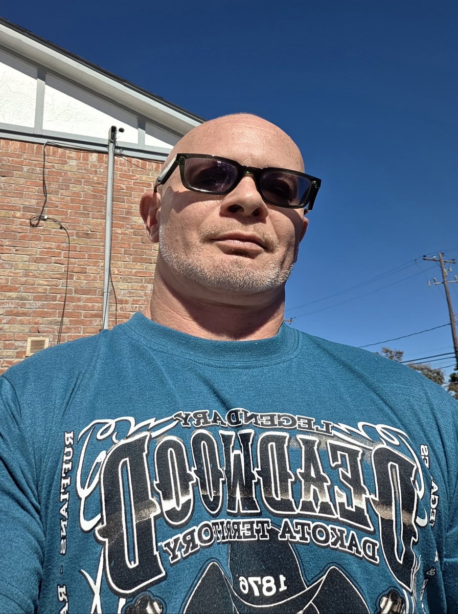 Rachael Mimics tweet media