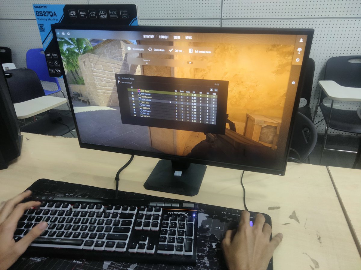 manandoes's tweet photo. POV: Hack at BU https://t.co/P1g5CqG3u8