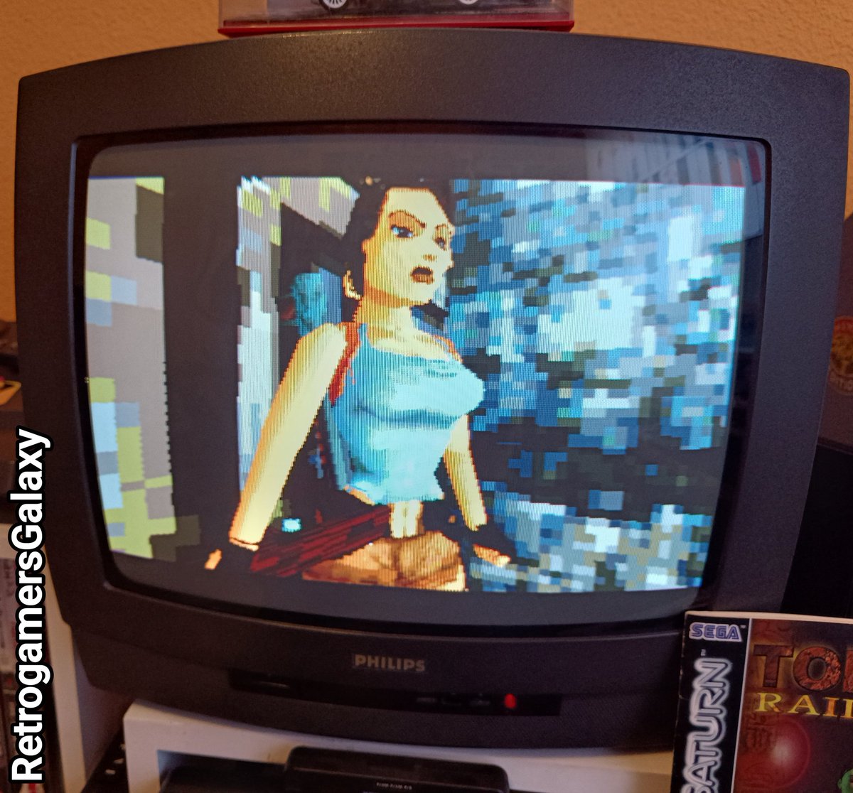 retrogamgalaxy's tweet image. Esta genial demo de @JRTombRaider va más allá de reutilizar el código del #TombRaider de #Saturn para obtener su trascendental secuela cancelada. Brutal!
Es otra demostración de cómo una gigante multinacional de la electrónica de consumo levantó su imperio gamer en los 90... 💵🥲