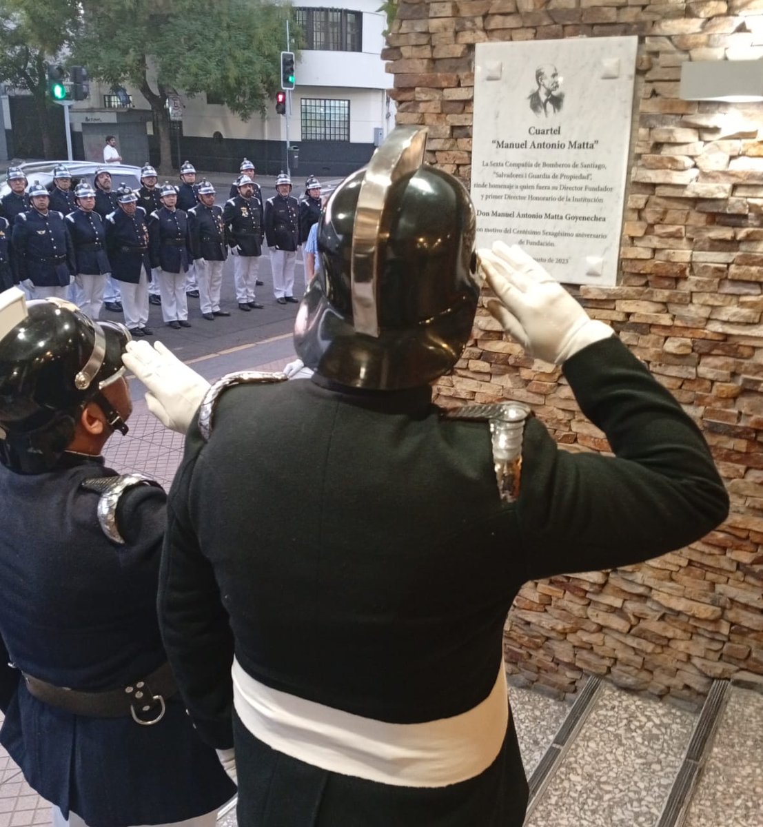 Sexta_Santiago's tweet photo. Con más de 50 Voluntarios, la #Sexta conmemora los 200 años del natalicio de nuestro primer Director, miembro del primer Directorio del @cbsantiago y gran hombre de la historia republicana de nuestro país, Don Manuel Antonio Matta Goyenechea https://t.co/Gu81sjdbhX