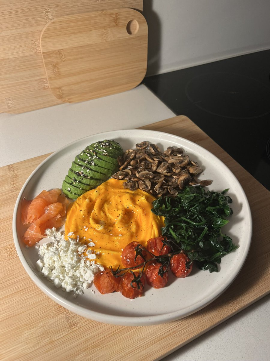 styledandplated's tweet photo. I mastered folded eggs (sorry to flex) https://t.co/opCS4ywENk