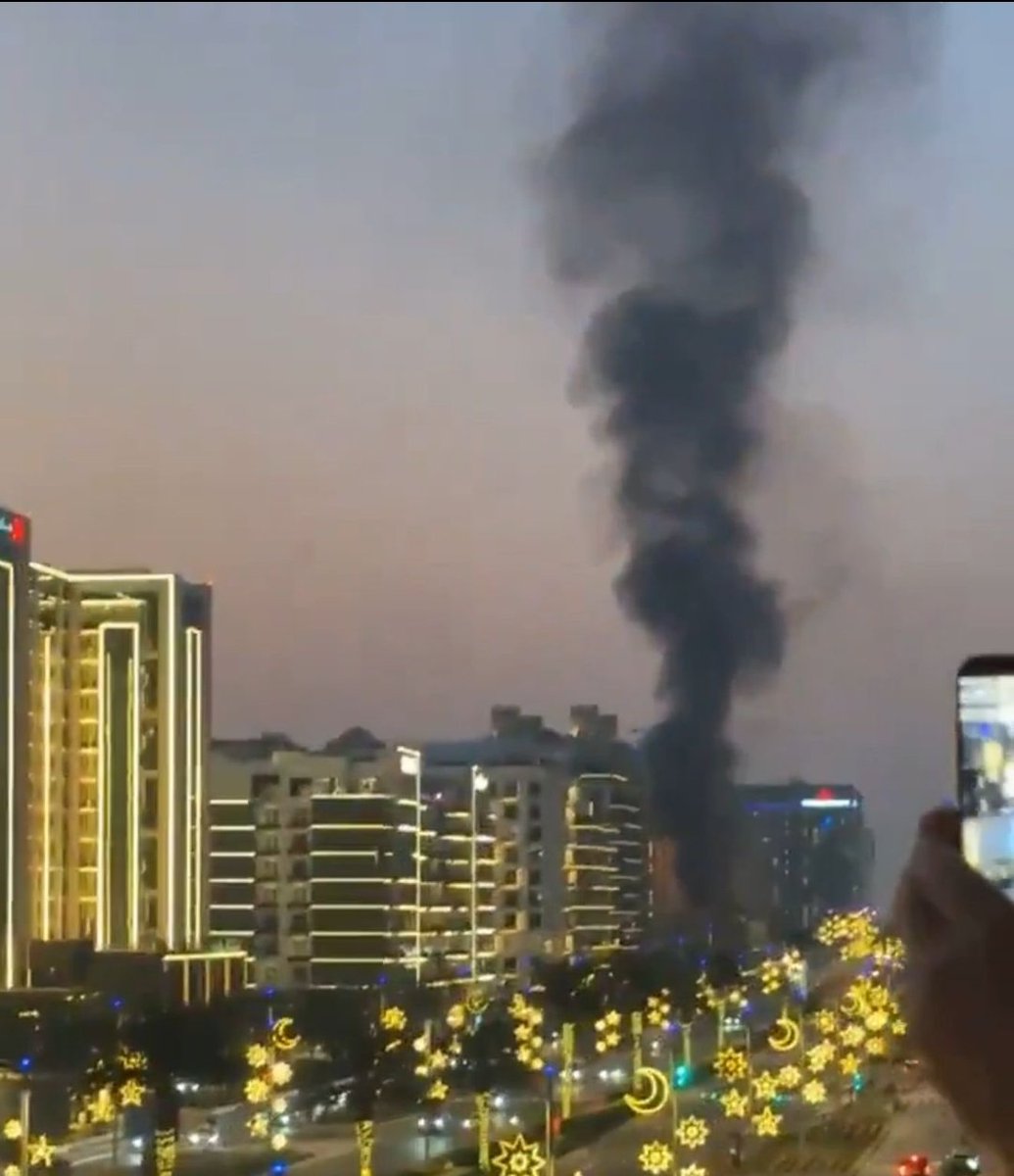 One_Spoiled_Kid's tweet photo. Iran has launched retaliatory missile strikes across the Gulf, allegedly targeting sites in 🇦🇪 Dubai
#MiddleEastConflict #طهران #DUBAI https://t.co/Lq87n94eCy