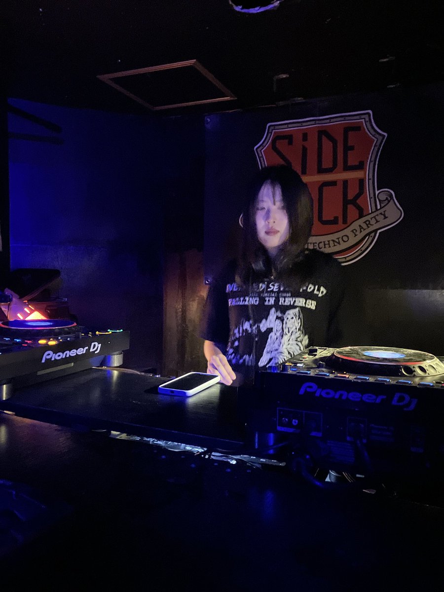 SIDEBACK_CGW tweet media