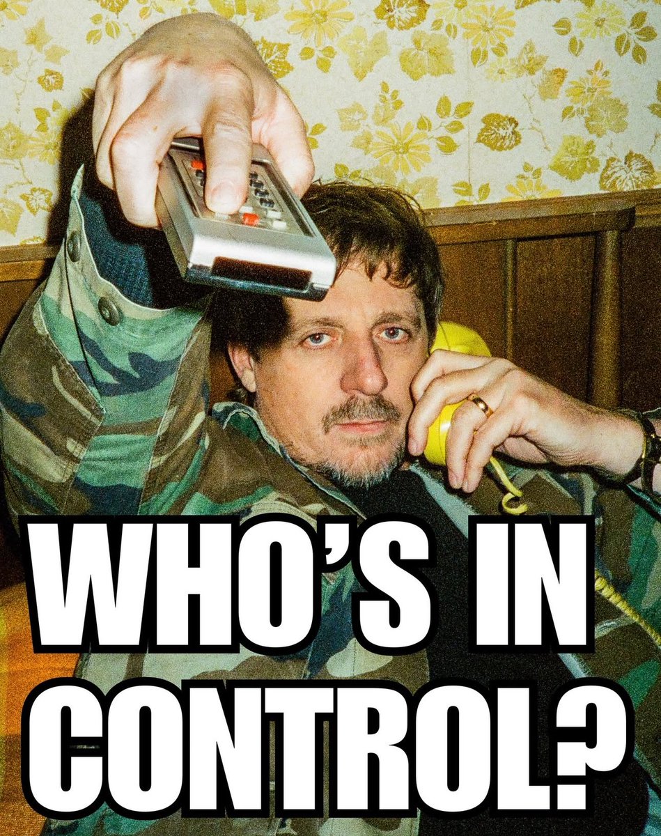 Jaypotta's tweet photo. First, Sturgill Simpson made casuals pay attention to real country music. Then he made those honky-tonk aficionados listen to acid country. Then he made those metamodern cosmonauts listen to Marvin Gaye. Then he made those psychedelic soul-folks listen to Synth rock. Then he made those electro-rock junkies listen to bluegrass. Then he made those tye dyed grassers embrace heavy themed americana so-rock. Now he’s gearing up to make this mish-mash of wookery fucking BOOGIE 🔥🔥🔥🔥🔥🔥🔥