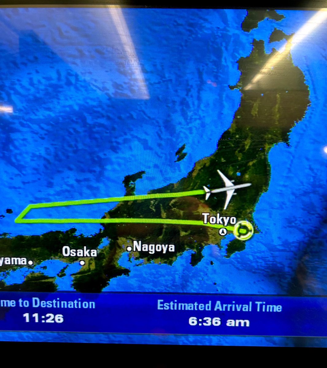 フライトが引き返しになった場合、純粋な再入国ではなく「出国中止」という扱いになるようです。
大変な迷惑と混乱と引き換えにレアスタンプを手に入れました。
