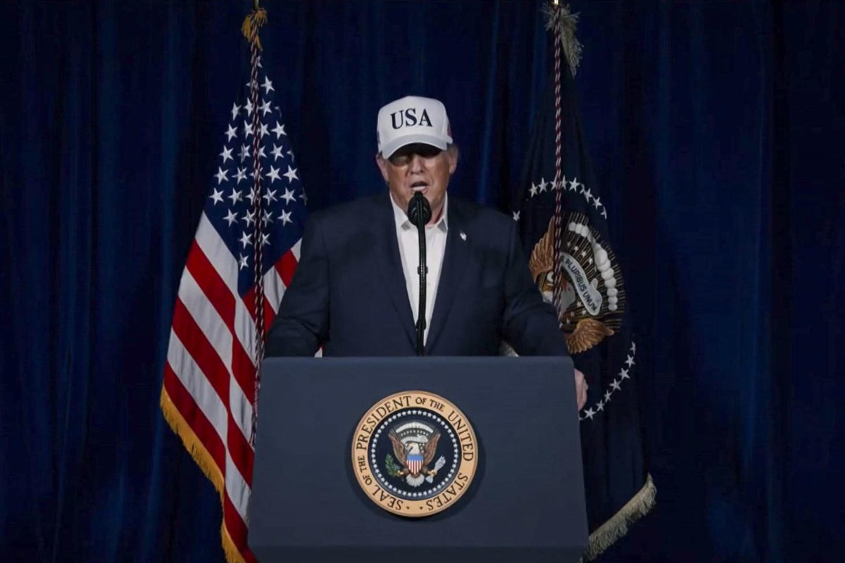 ‘El momento de su libertad está cerca’; el mensaje de Trump al pueblo de Irán #PuntoYComa “El momento de su libertad está cerca”, dijo el presidente Donald Trump en su mensaje al anunciar operaciones contra Irán facebook.com/puntoycomacoah…