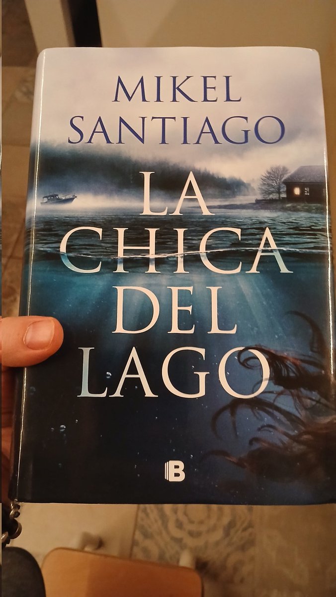abolueta's tweet photo. Me ha encantado #LaChicaDelLago de @mikelsantiago https://t.co/n5ghjmPIlT