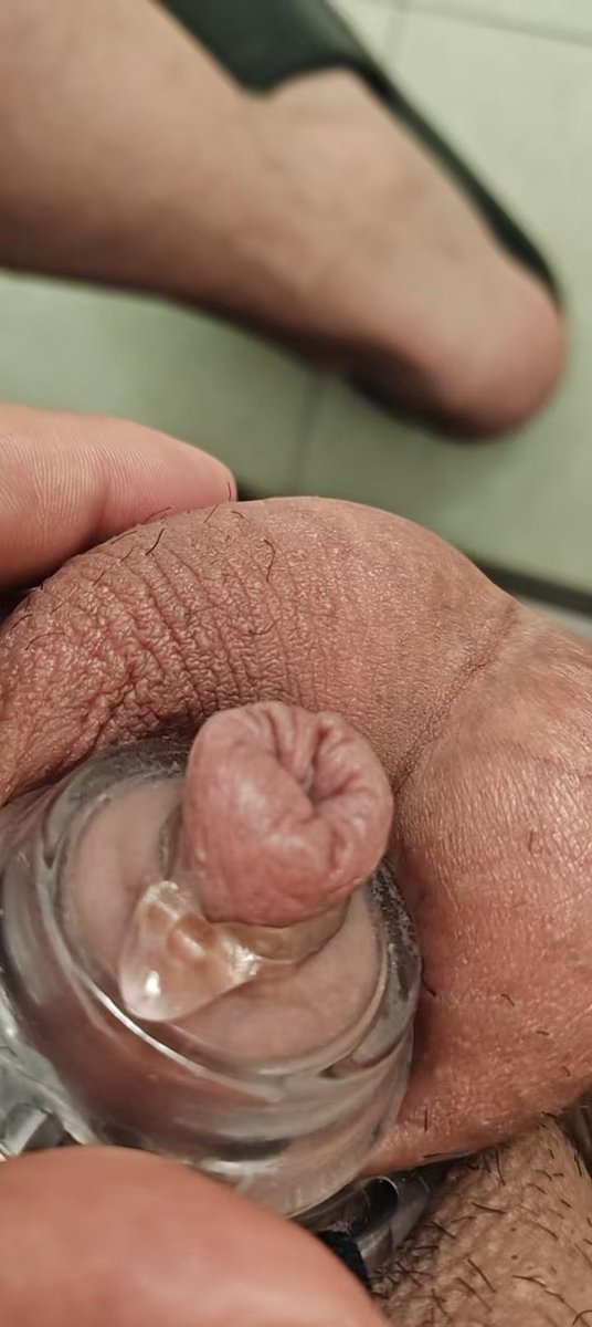 废物小贱鸡吧，要么榨废，要么锁废，要么憋废，总之王八配废物鸡吧才合格