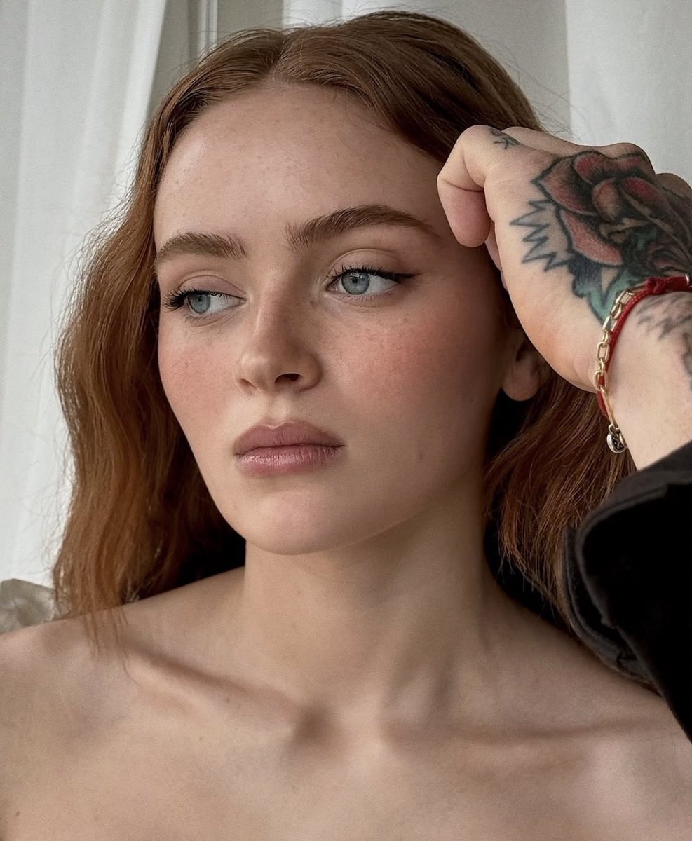 i’m actually convinced sadie sink was carved from marble. she’s gorgeous.