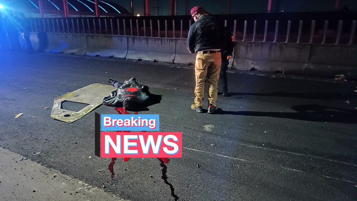 HalconOnce's tweet image. Madrugada mortal en  
#VenustianoCarranza.

Un elemento activo de la #PBI murió tras estrellarse en su moto contra una fresadora en Vía TAPO Express y Bordo de Xochiaca, inmediaciones de la colonia #Arenal 4ta sección. 

El hecho 04:10 AM, Alan Israel viajaba abordo de una pulsar