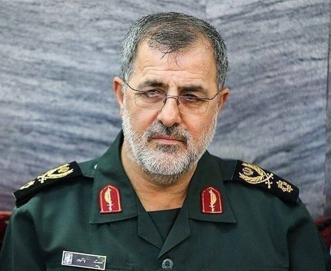 SoftWarNews's tweet photo. Pejabat Iran mengkonfirmasi kepada Reuters: Komandan Garda Revolusi dan menteri pertahanan tewas dalam serangan AS-Israel.

Kesyahidan adalah cita-cita mereka. Selamat telah mencapai derajat tertinggi dengan gugur syahid. 

Perlu diingat bahwa pada perang sebelumnya, Iran banyak kehilangan jenderal dan komandan. Kemartiran mereka tidak meruntuhkan struktur komando, bahkan membuat Amerika meminta gencatan senjata.