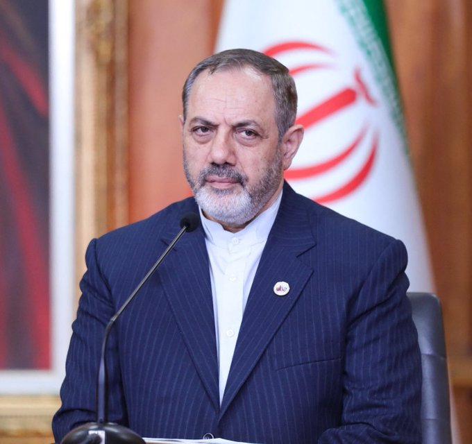 SoftWarNews's tweet photo. Pejabat Iran mengkonfirmasi kepada Reuters: Komandan Garda Revolusi dan menteri pertahanan tewas dalam serangan AS-Israel.

Kesyahidan adalah cita-cita mereka. Selamat telah mencapai derajat tertinggi dengan gugur syahid. 

Perlu diingat bahwa pada perang sebelumnya, Iran banyak kehilangan jenderal dan komandan. Kemartiran mereka tidak meruntuhkan struktur komando, bahkan membuat Amerika meminta gencatan senjata.