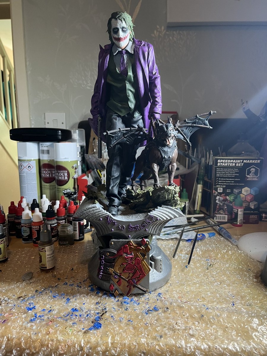 GamingDmb's tweet photo. Putting finishing touches to my JOKER paint while listening to the awesome @SlashLP89 pod, The Man Who Stares G.O.A.T.S Star Wars KOTOR. Check Scott Tailford on Patreon / YouTube if you like gaming, positivity and a great community #paint #GamingCommunity #joker #3DPrinting https://t.co/8e7sUQUcps