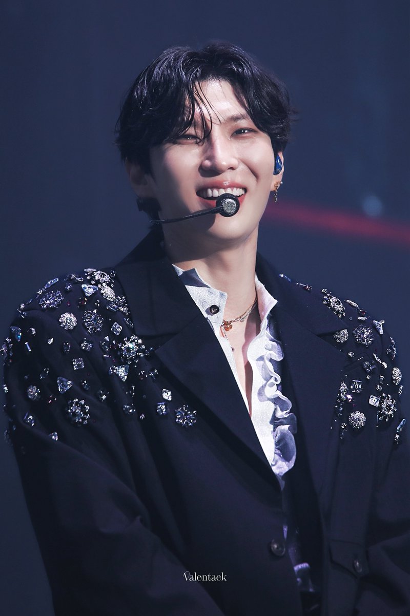 _VALENTAEK_'s tweet photo. 260222 빅스 팬콘 ‘Case No. VIXX’
#빅스 #VIXX #레오 #LEO #정택운 #택운 
@JUNGTW_LEO 𖥔⋱
.　　　　　　　𓂋
⠀⠀⠀⠀      ⡞⠳⣄⣀ ⣀ ⣀⣠⠞⢷
　           ⣾ 　                        ⣷
         　  ⠻⣄     ＞ ⩊ ＜      ⣠⠟
    ˚₊‧꒰ა  ⣠⡿       ᧔o᧓         ⢿⣄ ໒꒱ ‧₊˚
              ⠙⠛⠋                    ⠙⠛⠋
　                ⢿⣀⣀⡿⢿⣀⣀⡿