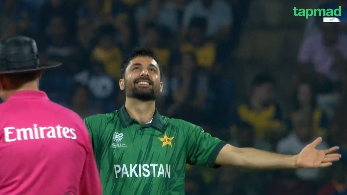 dhillow_'s tweet photo. Abrar Ahmed took 3 wickets in 4 overs for just 23 runs,

A slap on Pakistan's think tank for benching him https://t.co/Xyic9pwms3