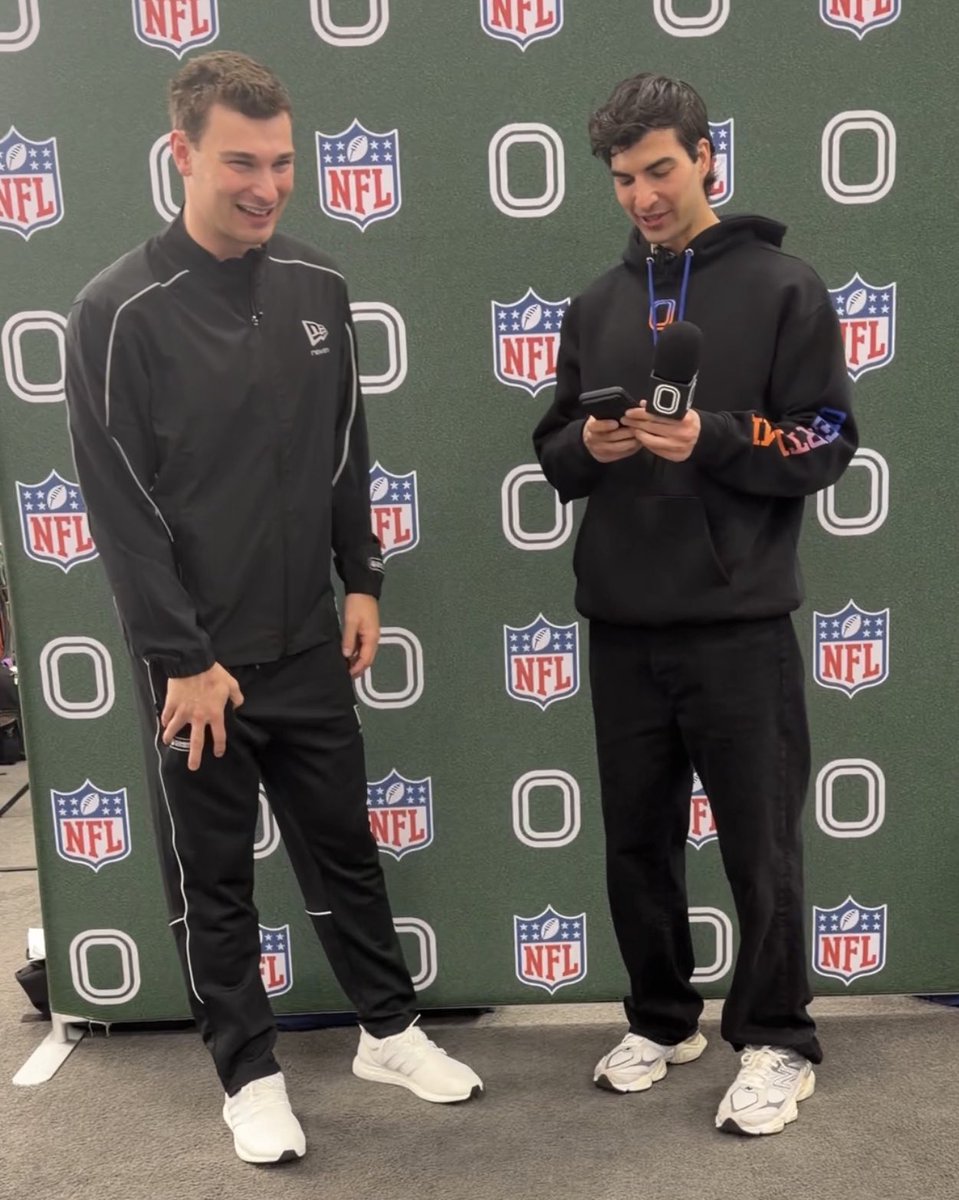 Anthony Mo Hasan tweet media