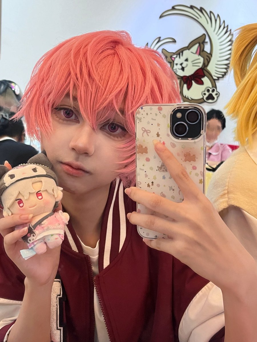 app13e389_'s tweet photo. ฮ่าฮ่า ผ้มแอบไปมาแหละ พร้อมโนอาที่พกอึนโฮมาด้วย ชอบ��ากกทุกคนน่ารักคาเฟ่น่ารัก ขนมอร่อยน้ำแส้บ เราแจ่มใสดุ้กดิ้กๆกันเต็มเฟ่เยย  t   t 

เสียดายแอบมาช้า(มาก) เลยแทบไม่ได้ถ่ายกับใครแสตนดี้ก็ไม่ได้ถ่ายฮือๆๆ

#schoolcrush_ppeunlineTH https://t.co/RkQIX06tJV