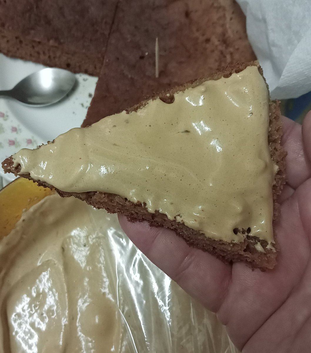 yaestaaquielfin's tweet image. ⛈️#Tarde d ..🧁☕
 #Febrero #Sabado 28
13¹19⁹1 ❣️ 👩‍❤️‍👨  
#MiB12❣️🫂
 ... Sabe mejor de lo que parece ...mousse de café con amaretto ..
#DiaDeAndalucia 💚🤍💚
#Reposteria ..

 *Hasta esta noche ..
sed travies@s y felices 😈